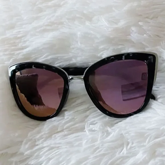 🌴 Mix & Match 2/$150 🌴 Quay “My Girl” Sunglasses - Picture 4 of 6